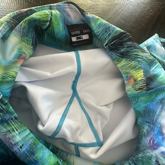 CVG Peacock Leggings - Picture 4 of 5